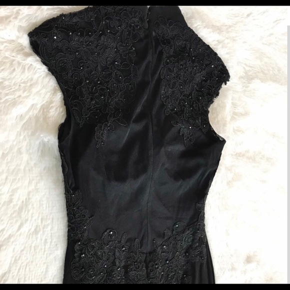 Black formal dress - Picture 4 of 4